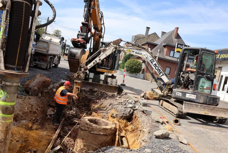 Travaux de voirie et réseaux enterrés à Ciney Avenue Schlogel