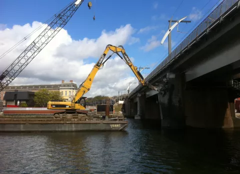 Namur - Travaux de démolition du pont du Luxembourg sur la Meuse