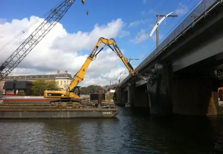 Namur - Travaux de démolition du pont du Luxembourg sur la Meuse
